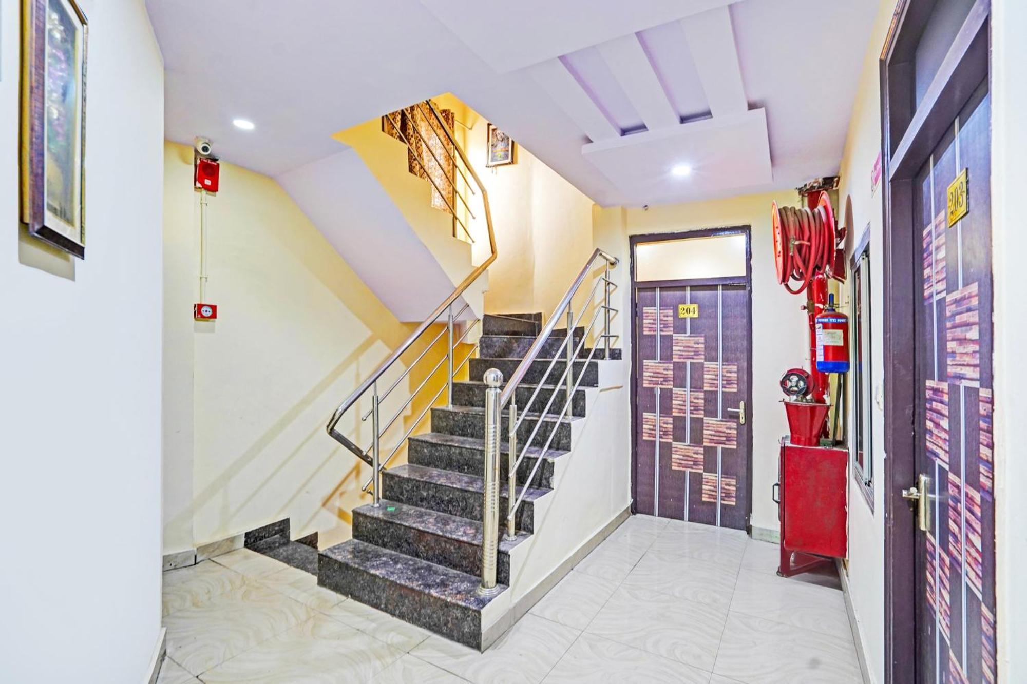 Super Hotel O Charbagh Formerly Khalsa Inn 러크나우 외부 사진