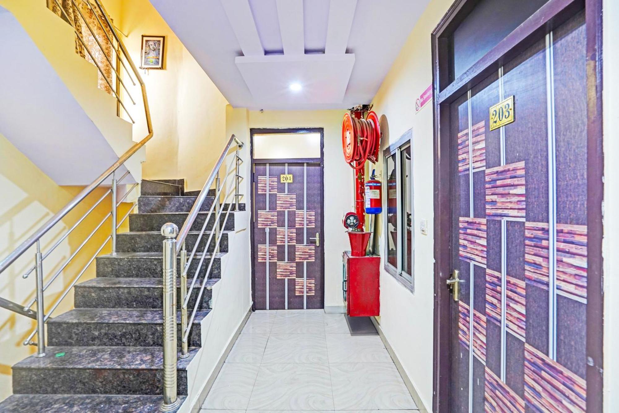 Super Hotel O Charbagh Formerly Khalsa Inn 러크나우 외부 사진